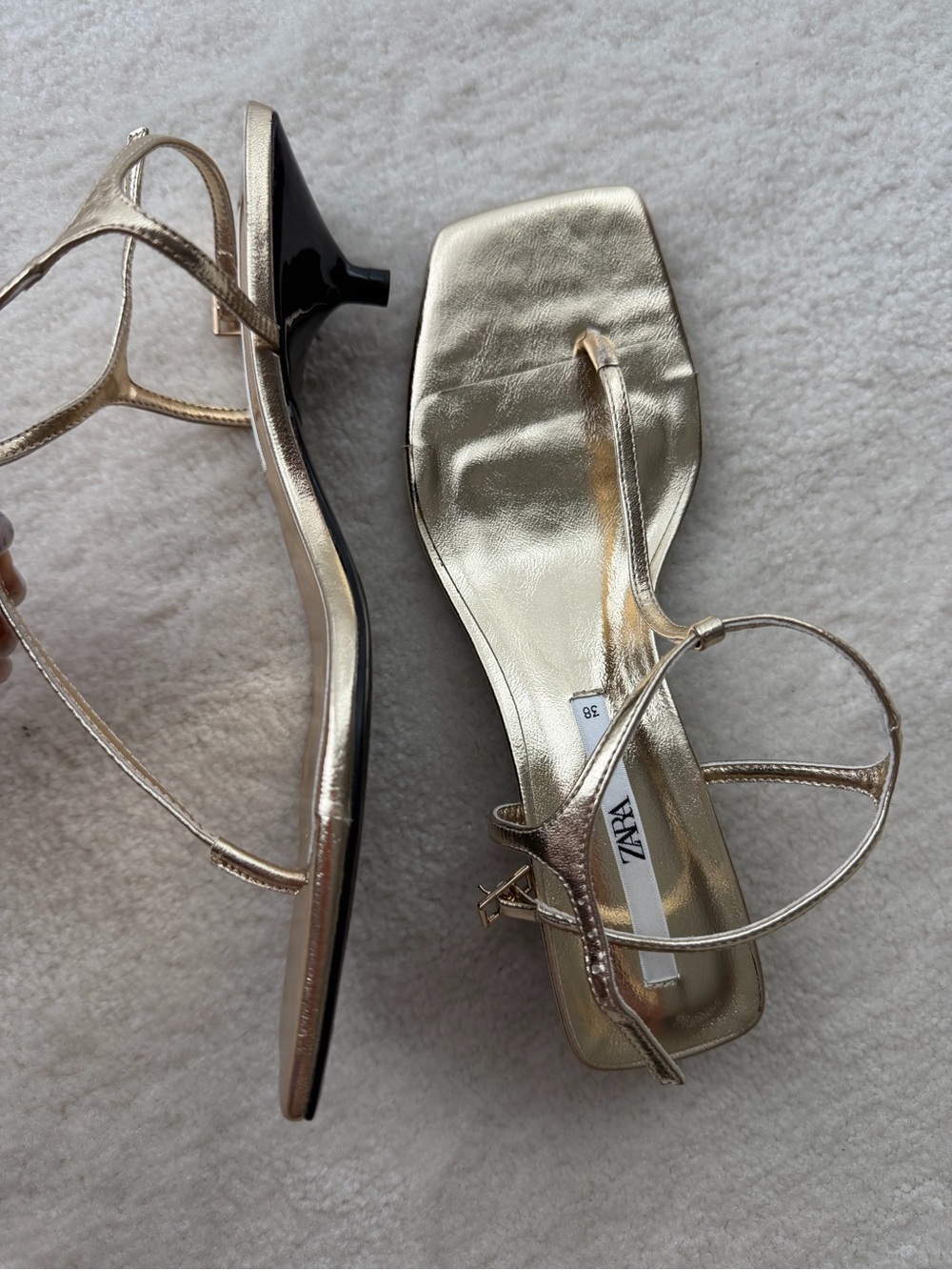 BNWOT ZARA Metallic Gold T-Strap Flat Kitty Heels Sandals - Picture 5 of 8